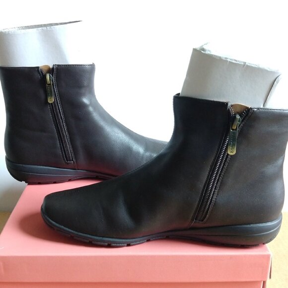 Easy Spirit Addy Brown Vegan Bootie NIB - sz 9 fits 8 - Picture 3 of 6